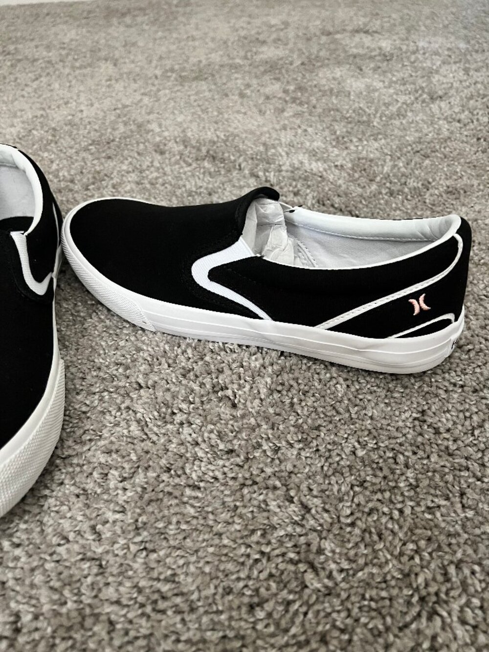 Hurley Women's Sneaker Black/Pink NWT - Picture 4 of 6